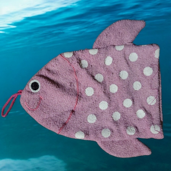 HP 😊 Pink Polka Dot Fish Children's Wash Cloth Bath Time Fun/Hat Beanie 3-9 M - Picture 1 of 5
